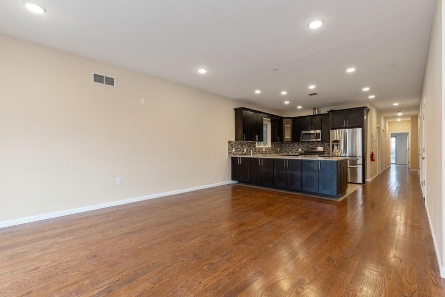496 LIBERTY AVE - Photo 2