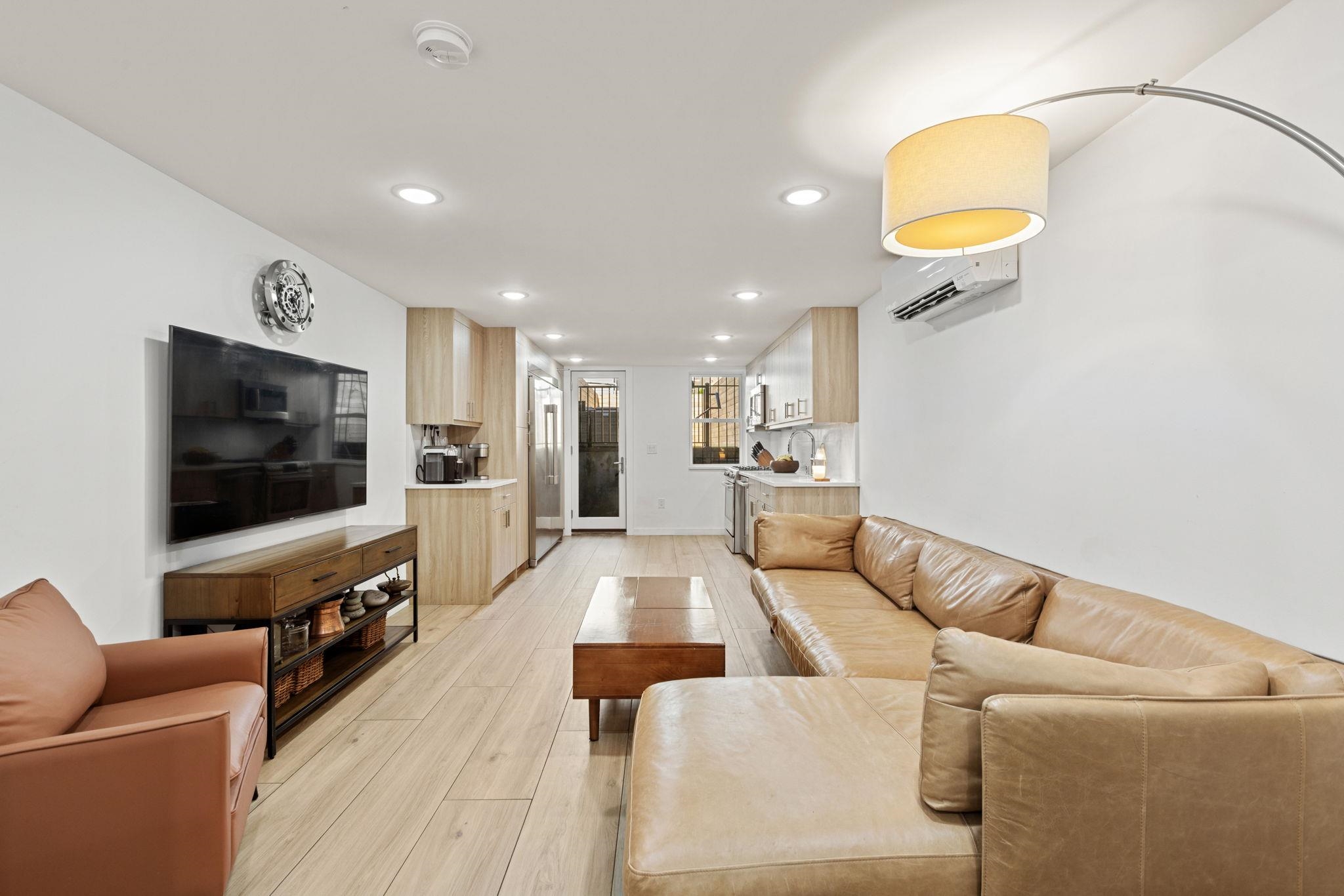 364 8TH ST - Photo 4