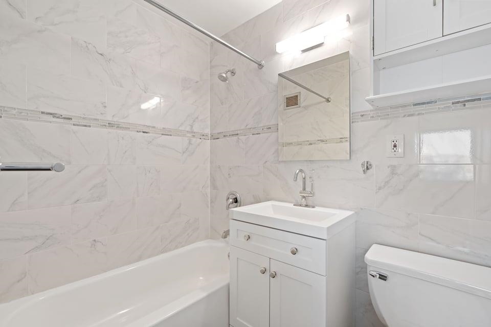 135 MONTGOMERY ST - Photo 4