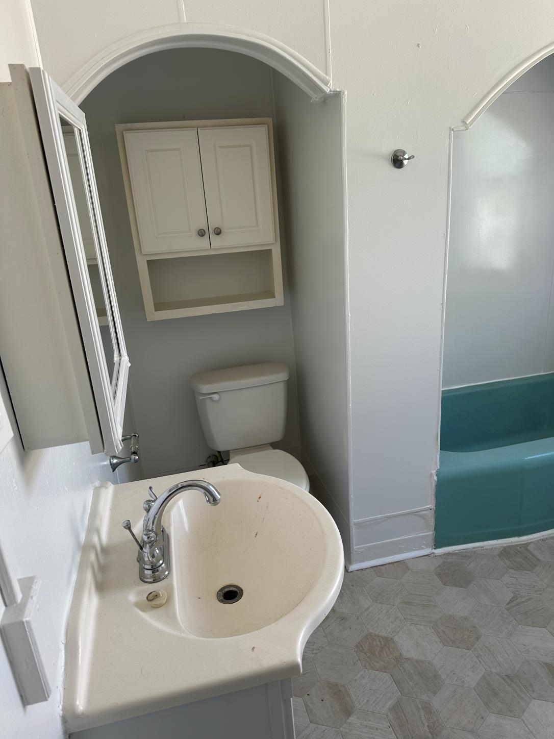 4311 NEWKIRK AVE - Photo 5