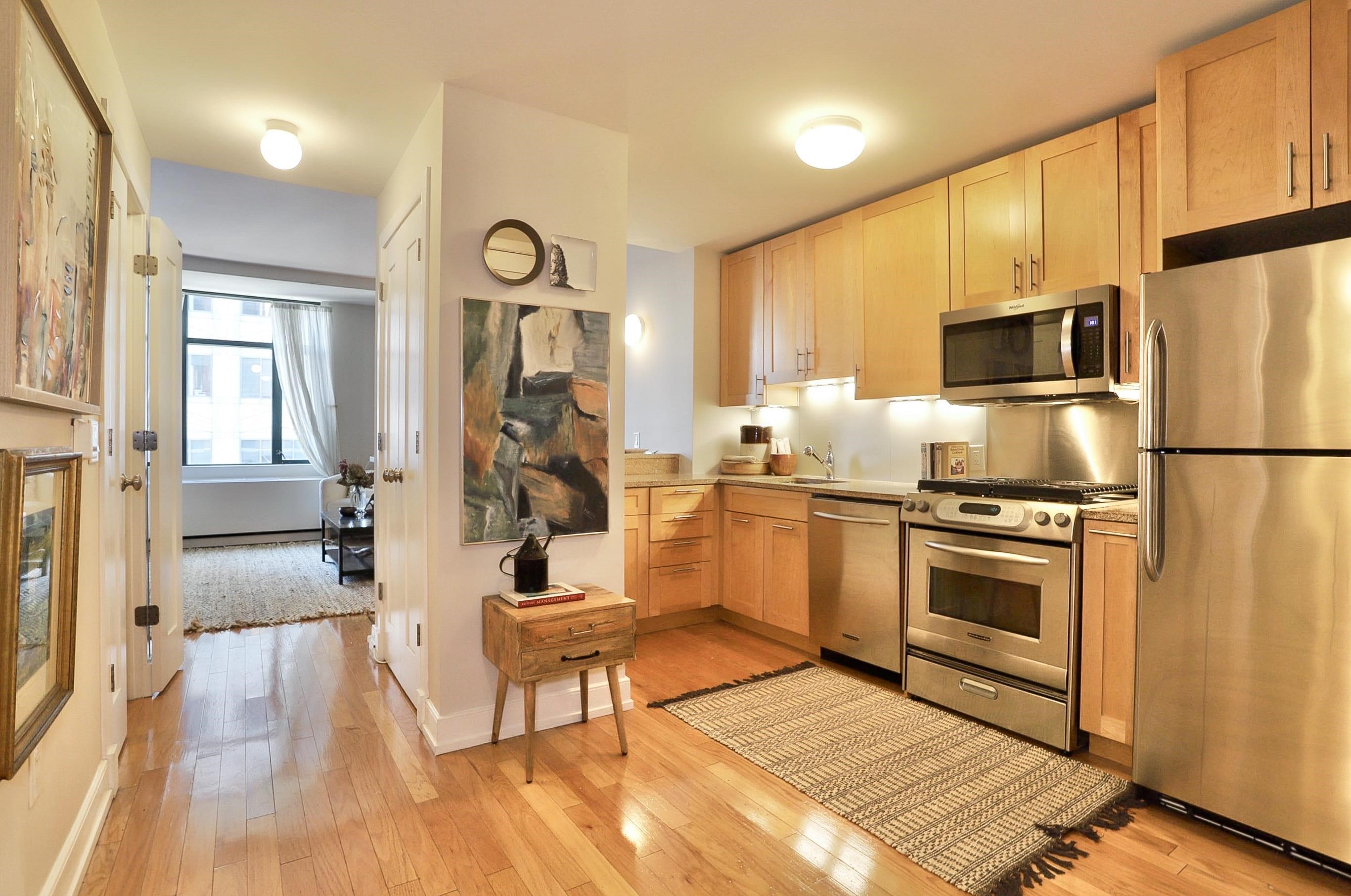 105 GREENE ST - Photo 3