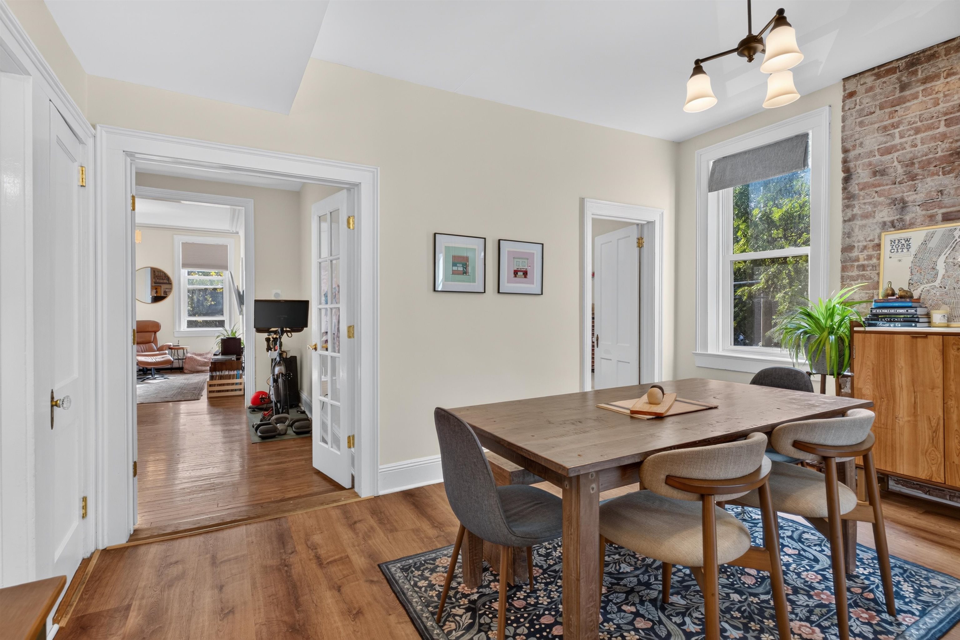 152 2ND ST - Photo 2