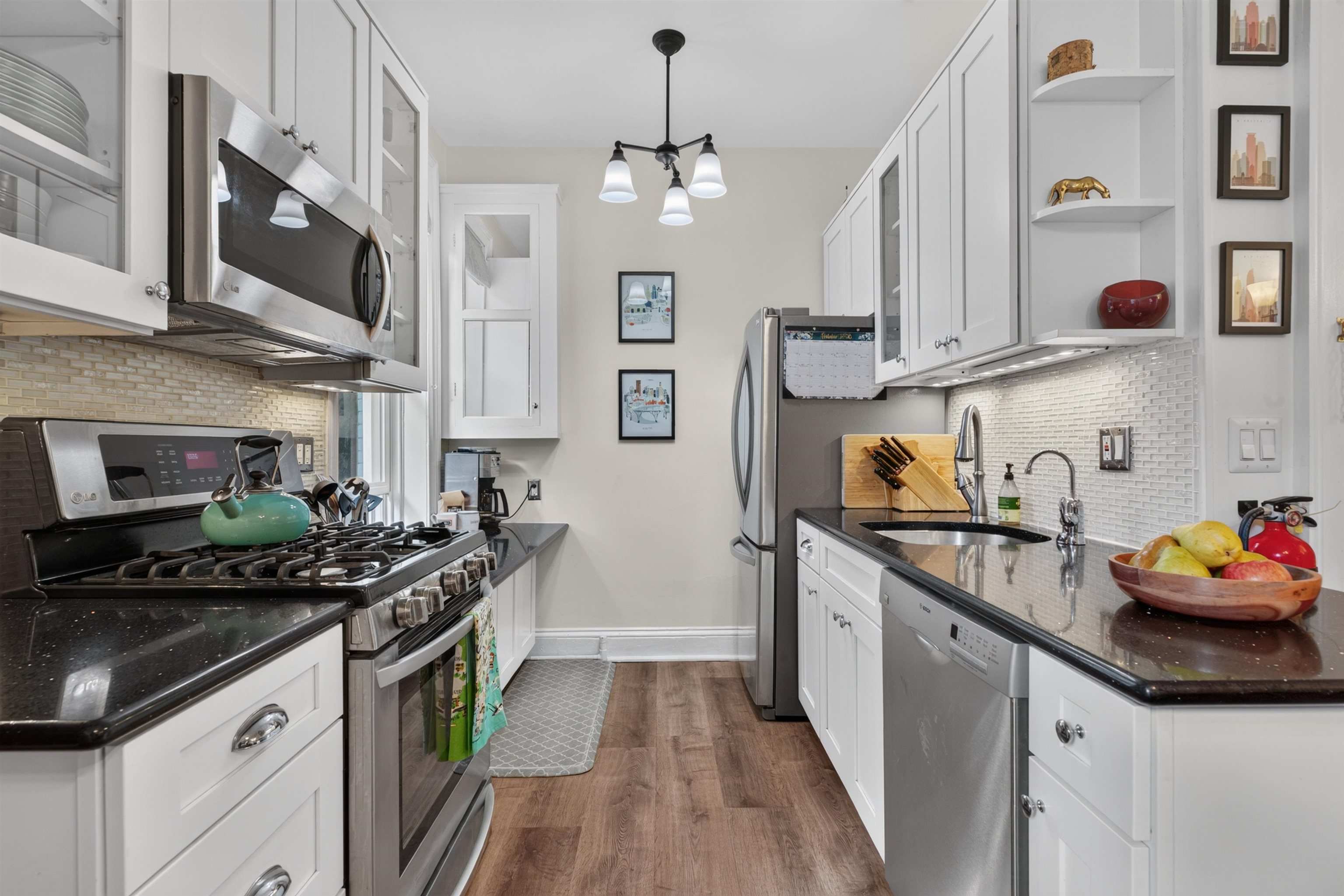 152 2ND ST - Photo 3