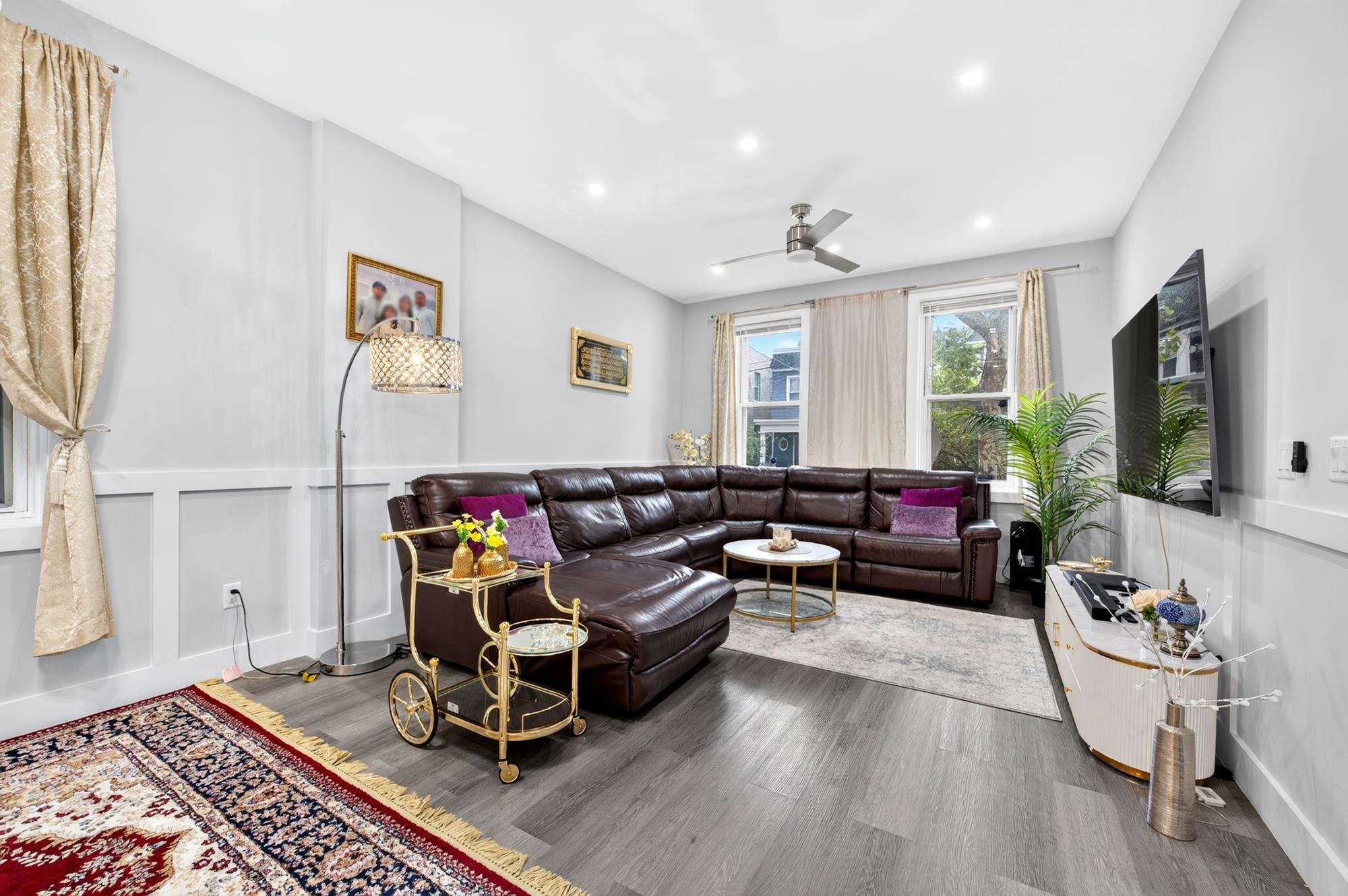 128 SHERMAN PL - Photo 4