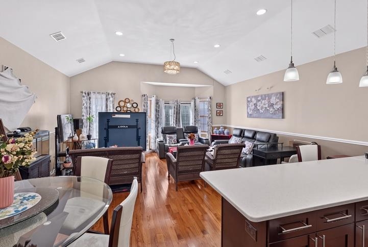 146 LOGAN AVE - Photo 3