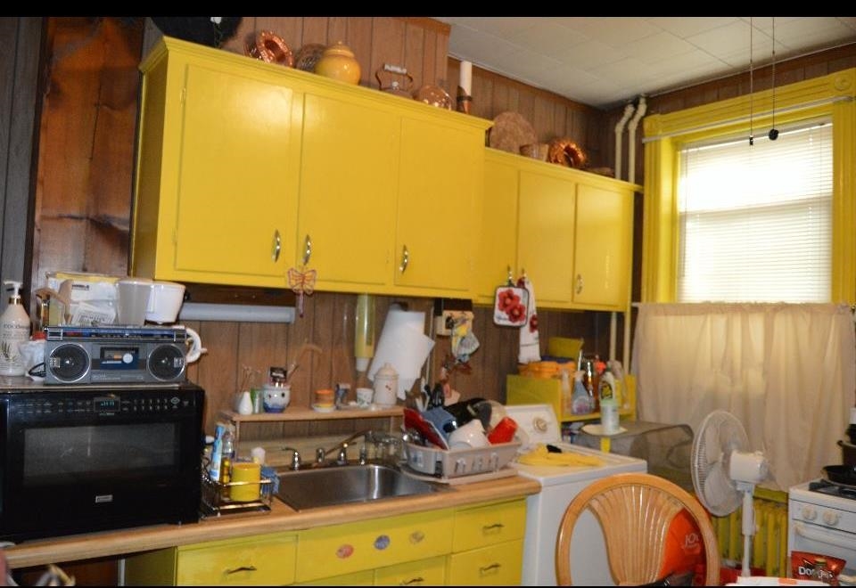 20 CRESCENT AVE - Photo 2