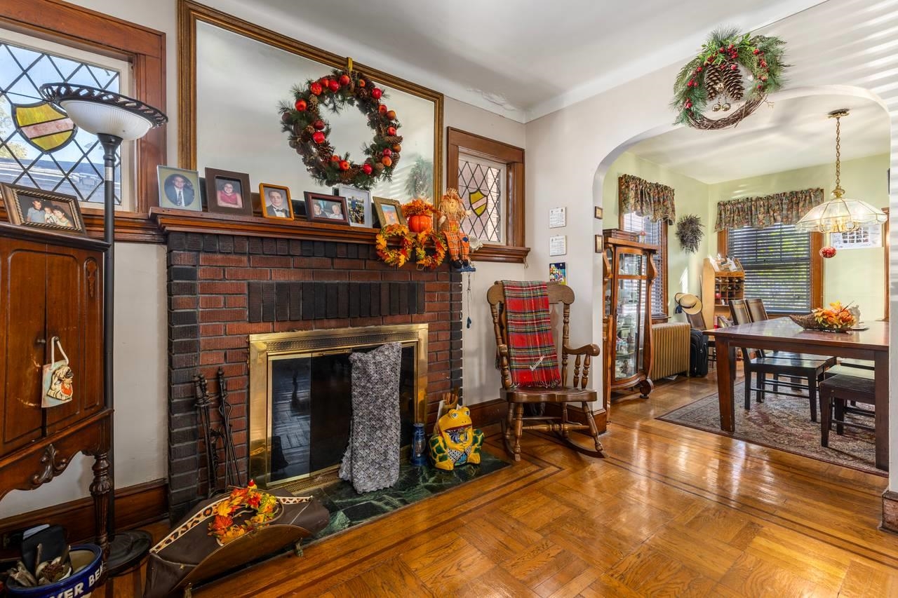 544 HIGHRIDGE AVE - Photo 2