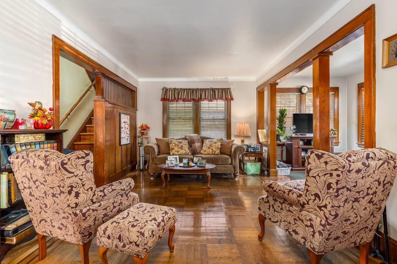 544 HIGHRIDGE AVE - Photo 4