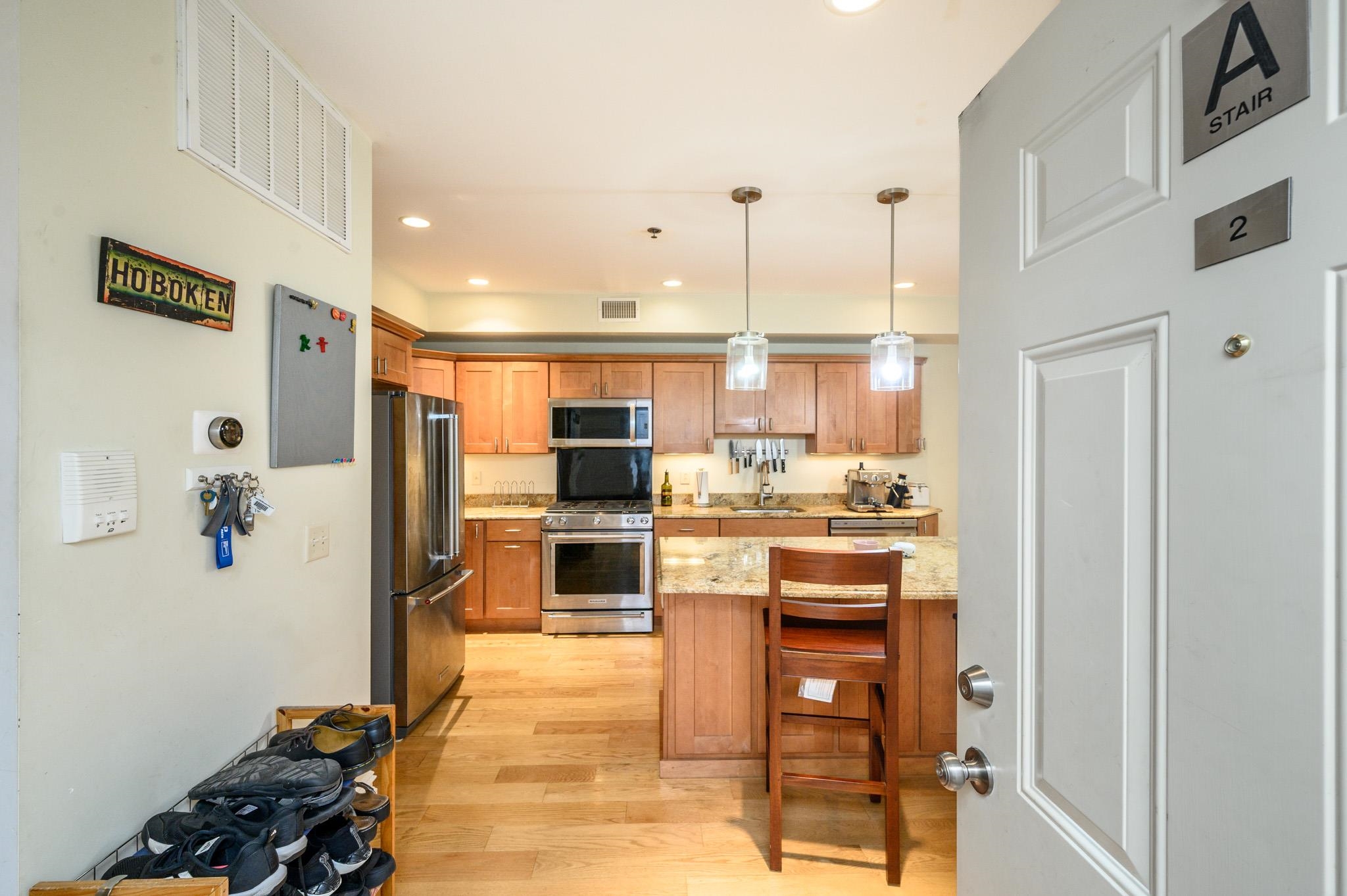 610 MADISON ST - Photo 3