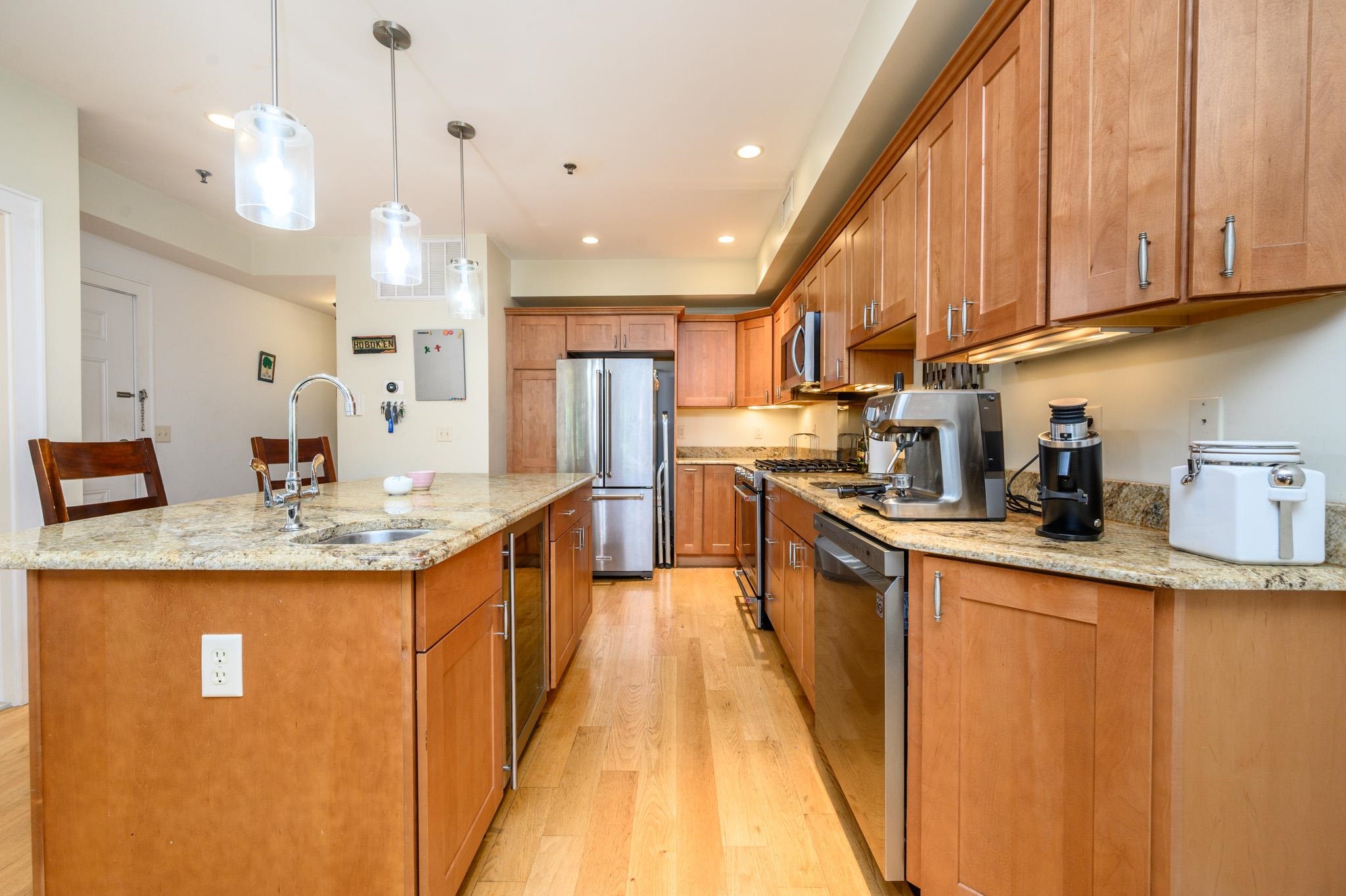 610 MADISON ST - Photo 5