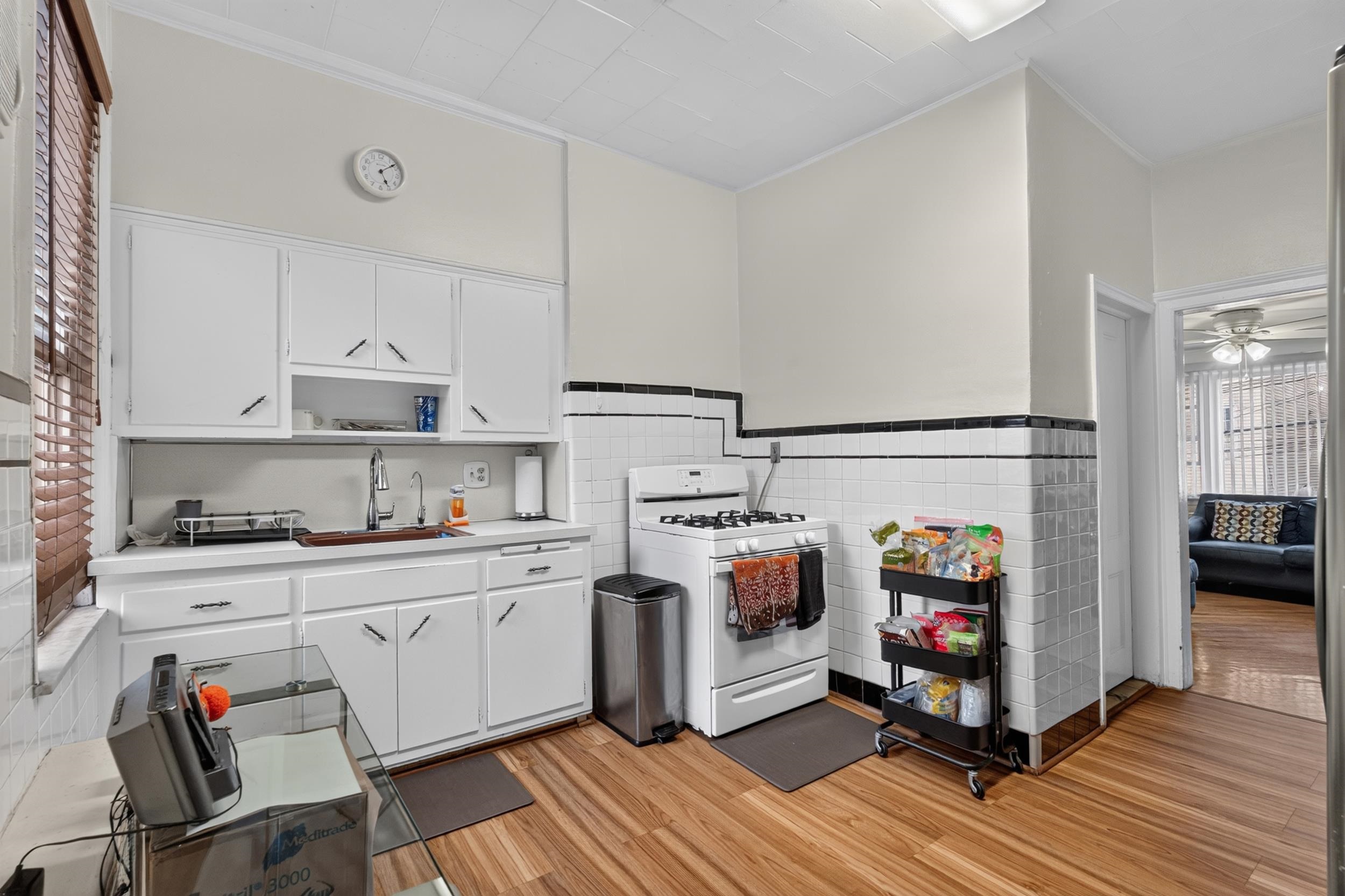 509 24TH ST - Photo 3