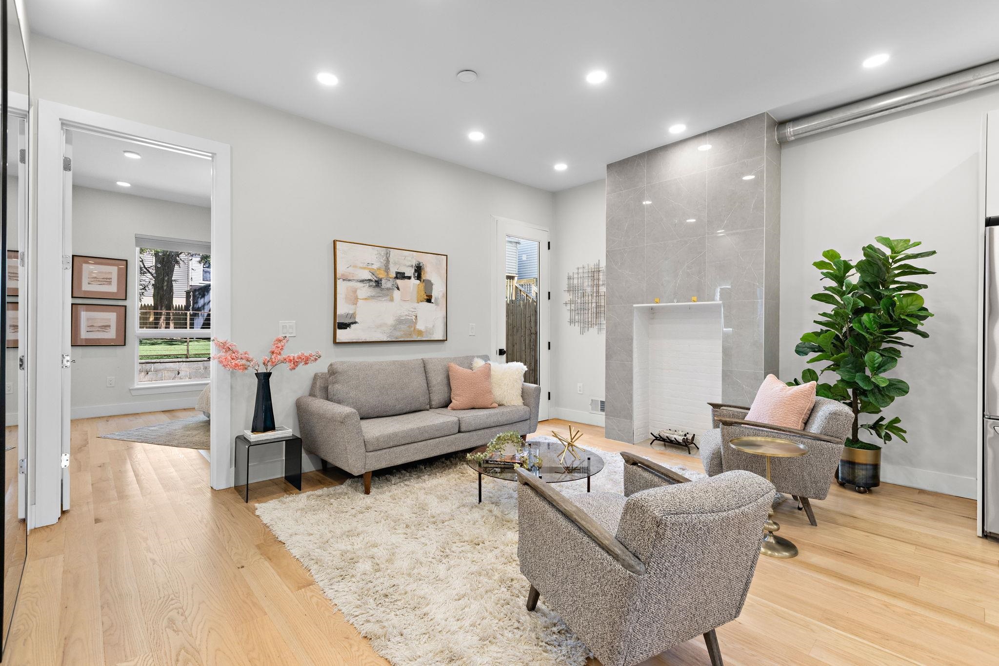 176 GRIFFITH ST - Photo 4