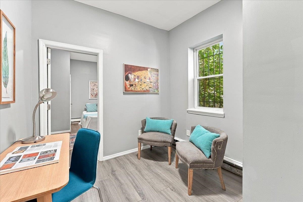 363 FORREST ST - Photo 3
