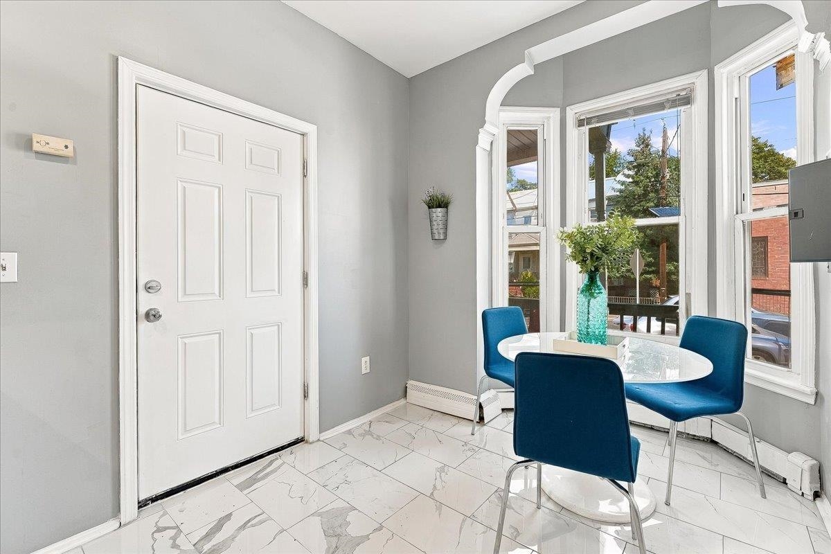 363 FORREST ST - Photo 5