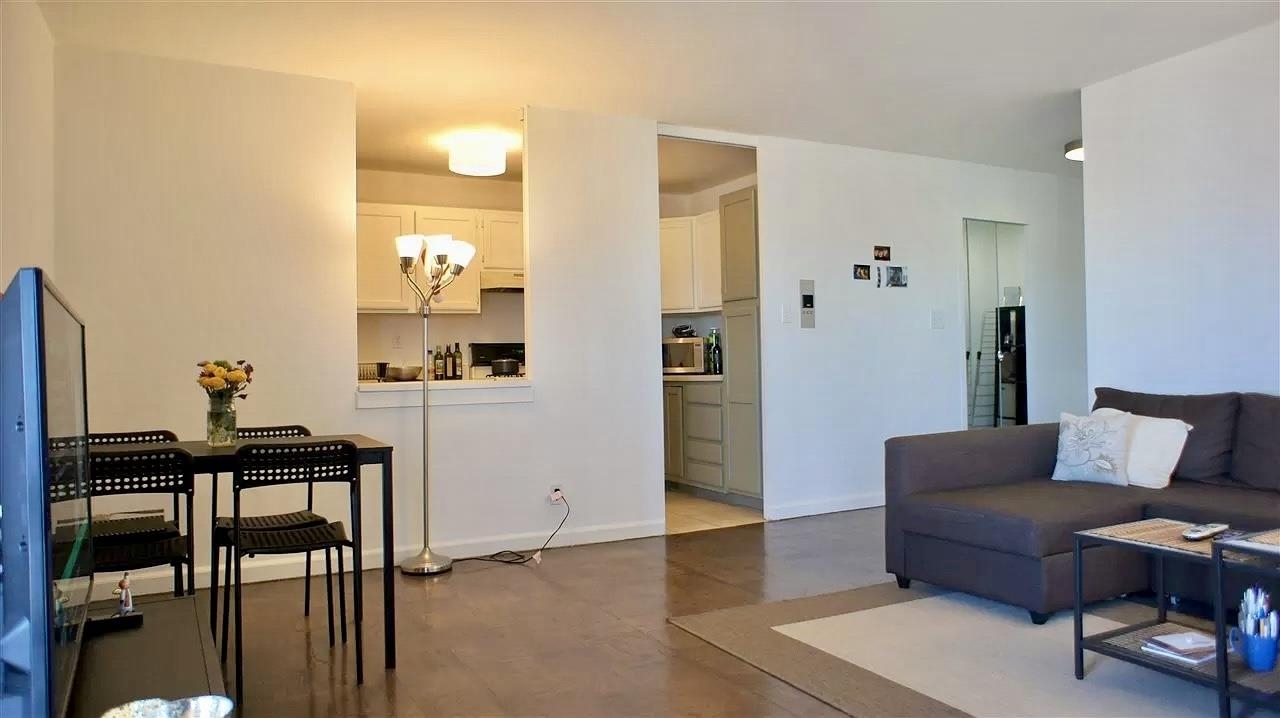 6040 BLVD EAST - Photo 3