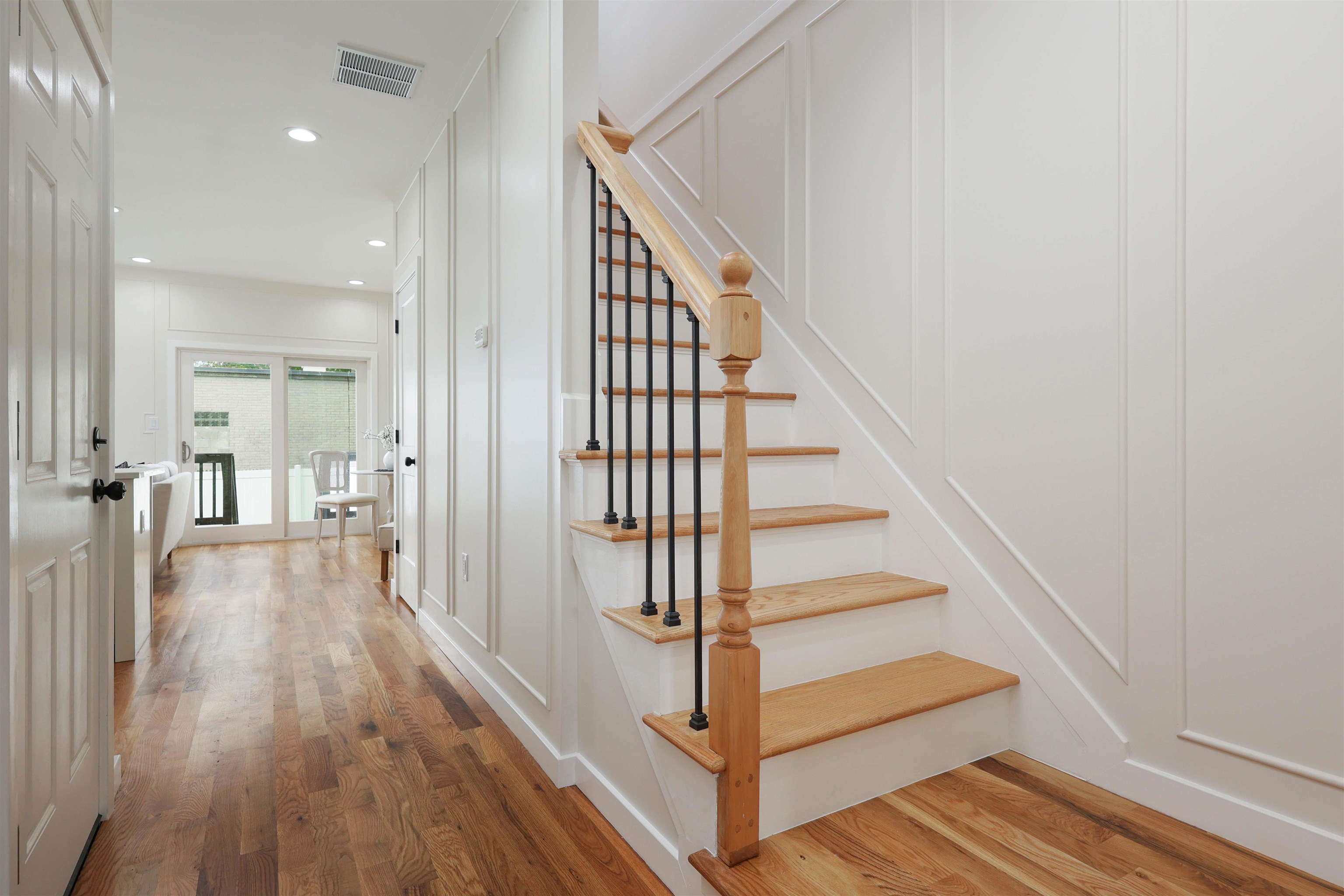 206 WILLOW AVE - Photo 4