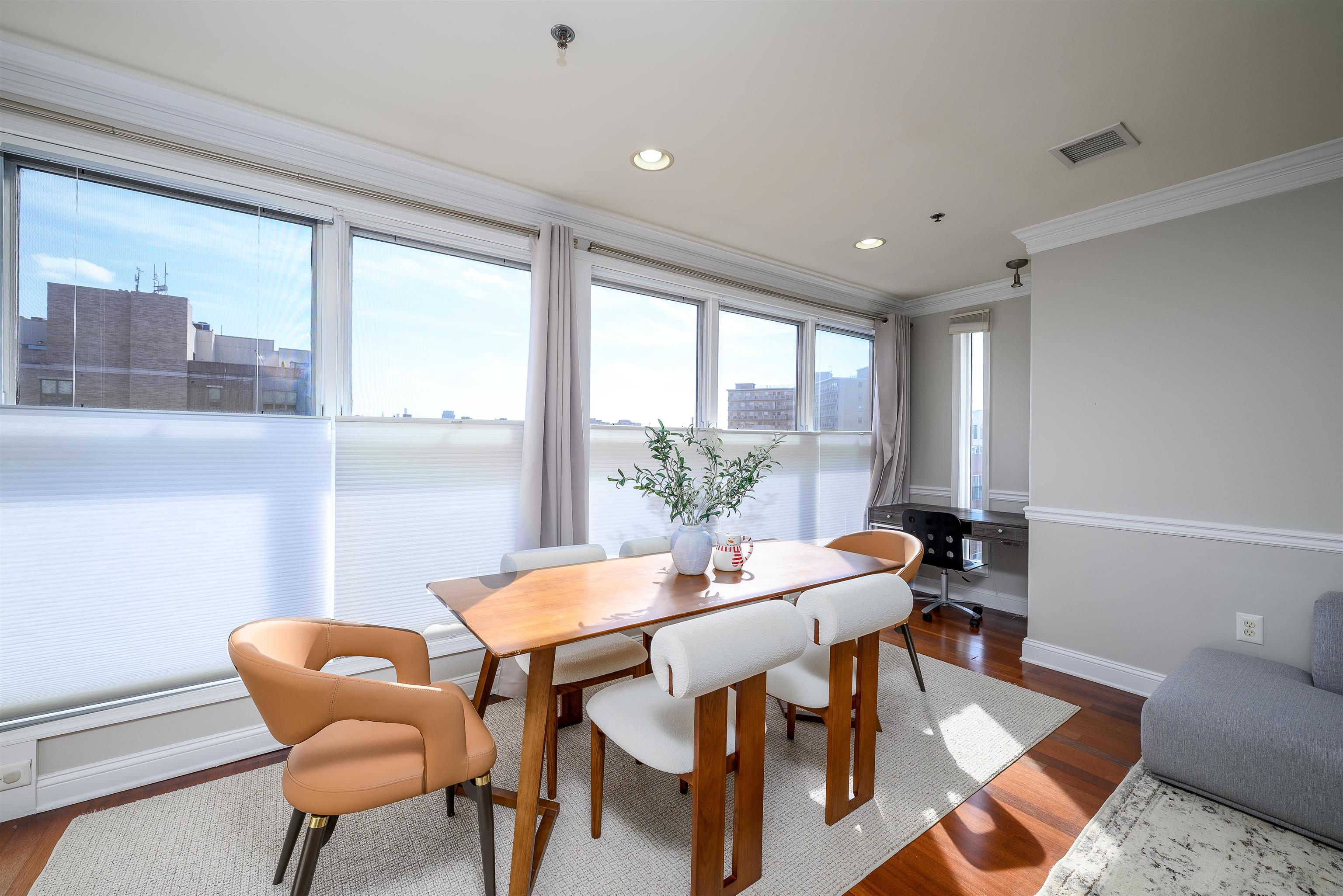 1331 GRAND ST - Photo 3