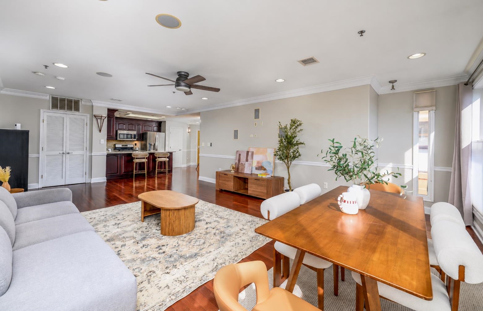 1331 GRAND ST - Photo 5