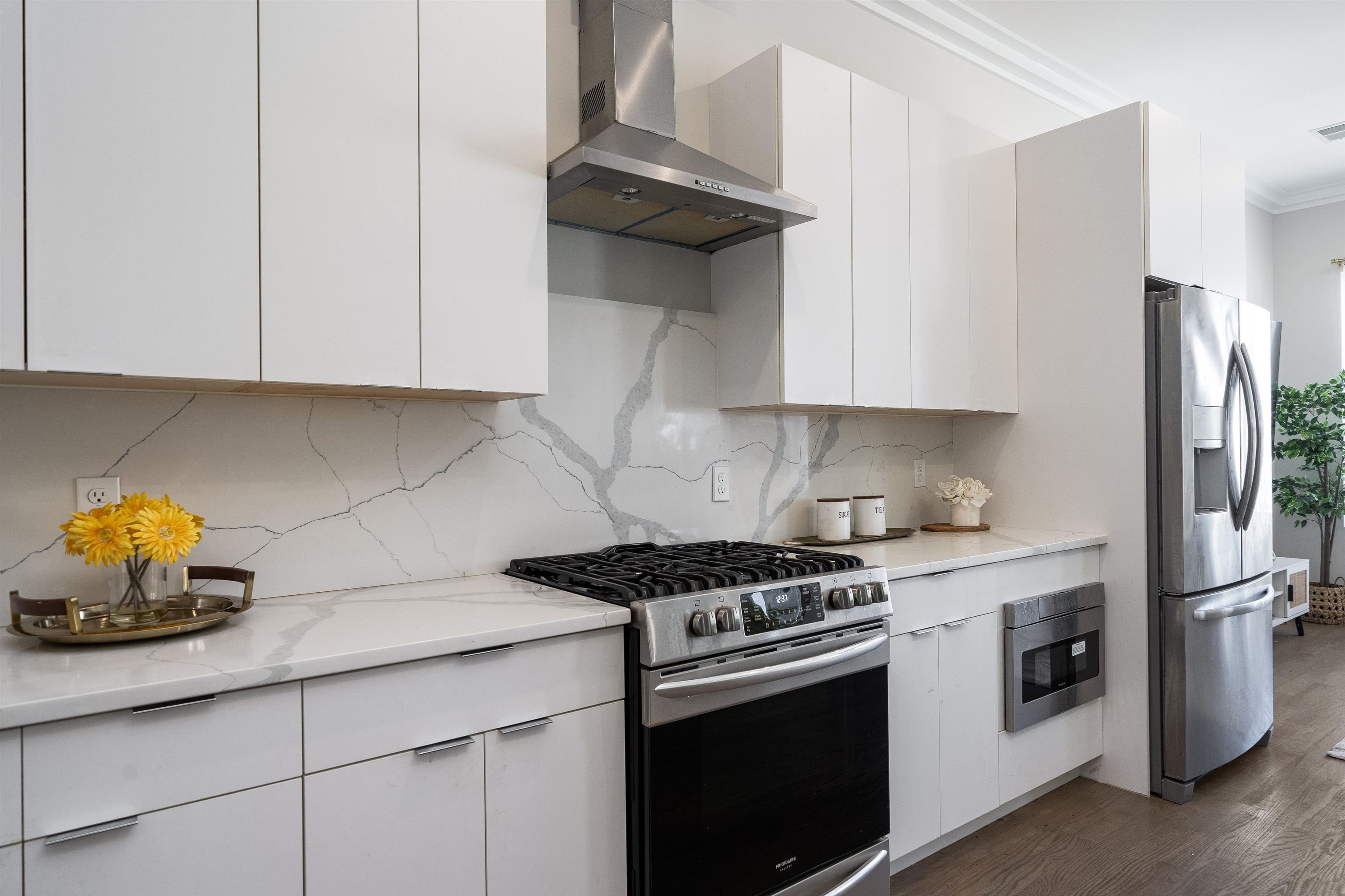196 DELAWARE AVE - Photo 5