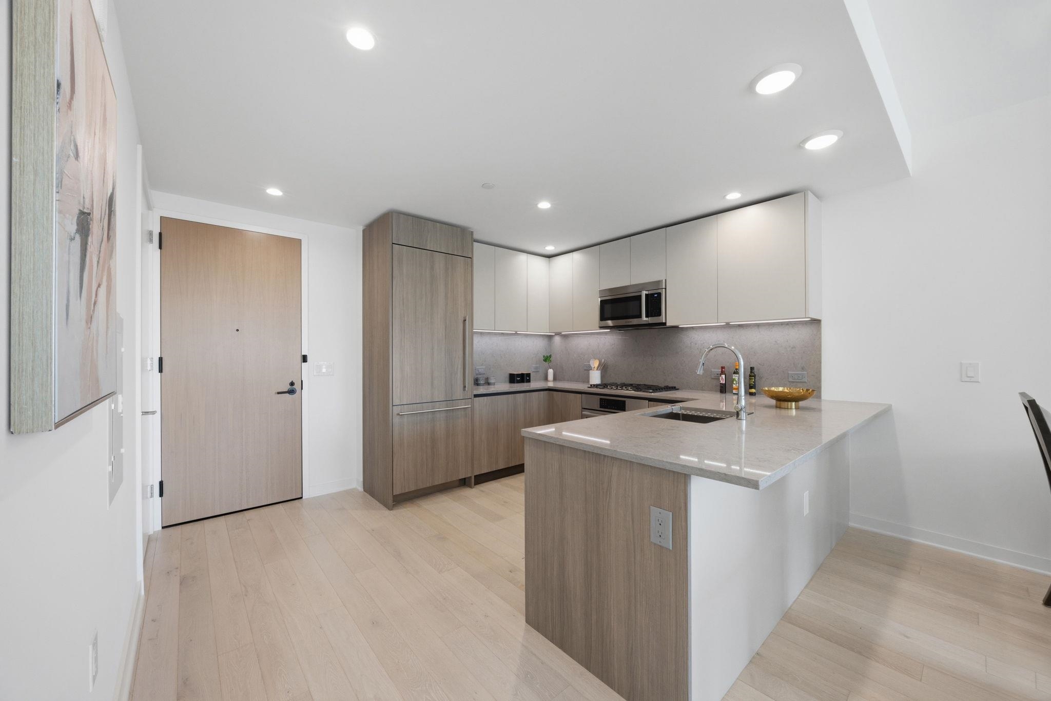 151 BAY ST - Photo 4