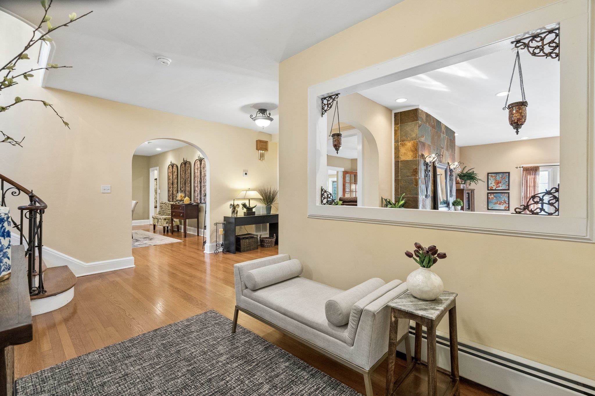 632 BELGROVE DR - Photo 2