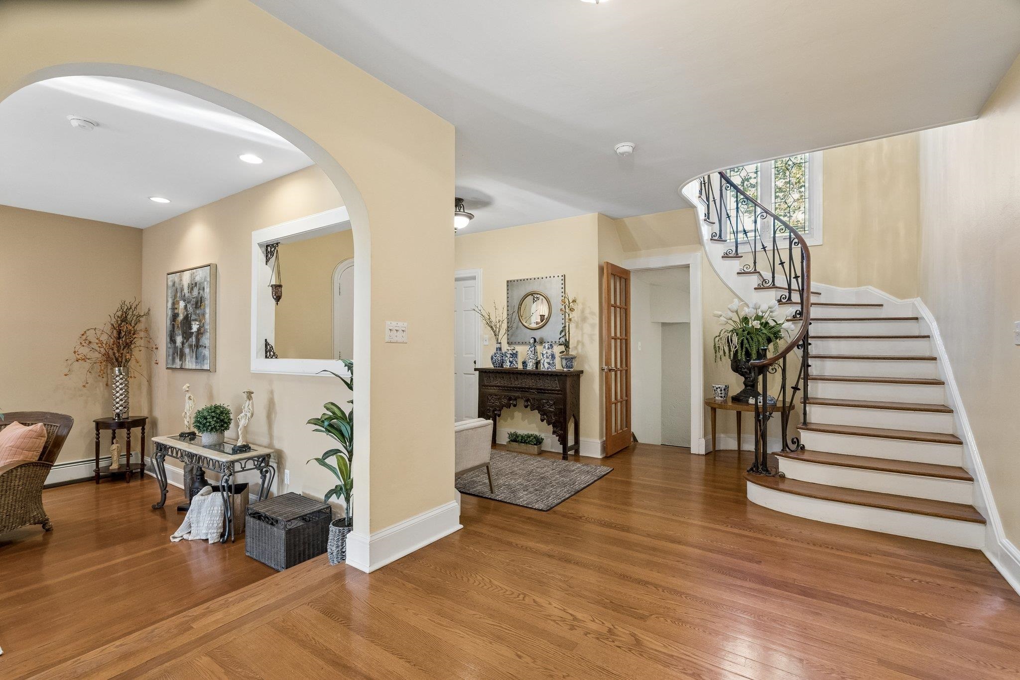 632 BELGROVE DR - Photo 3