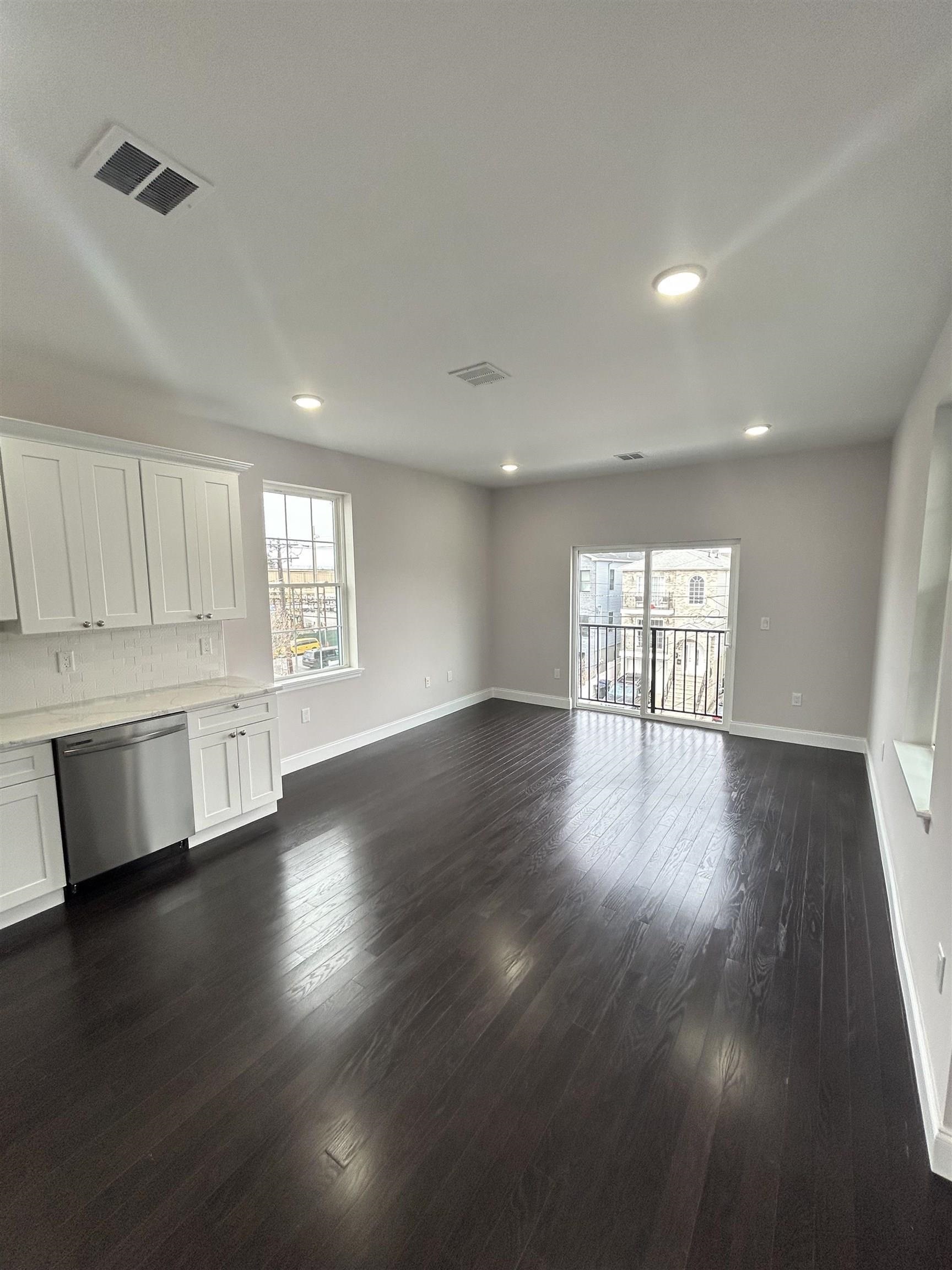 47 COTTAGE ST - Photo 3