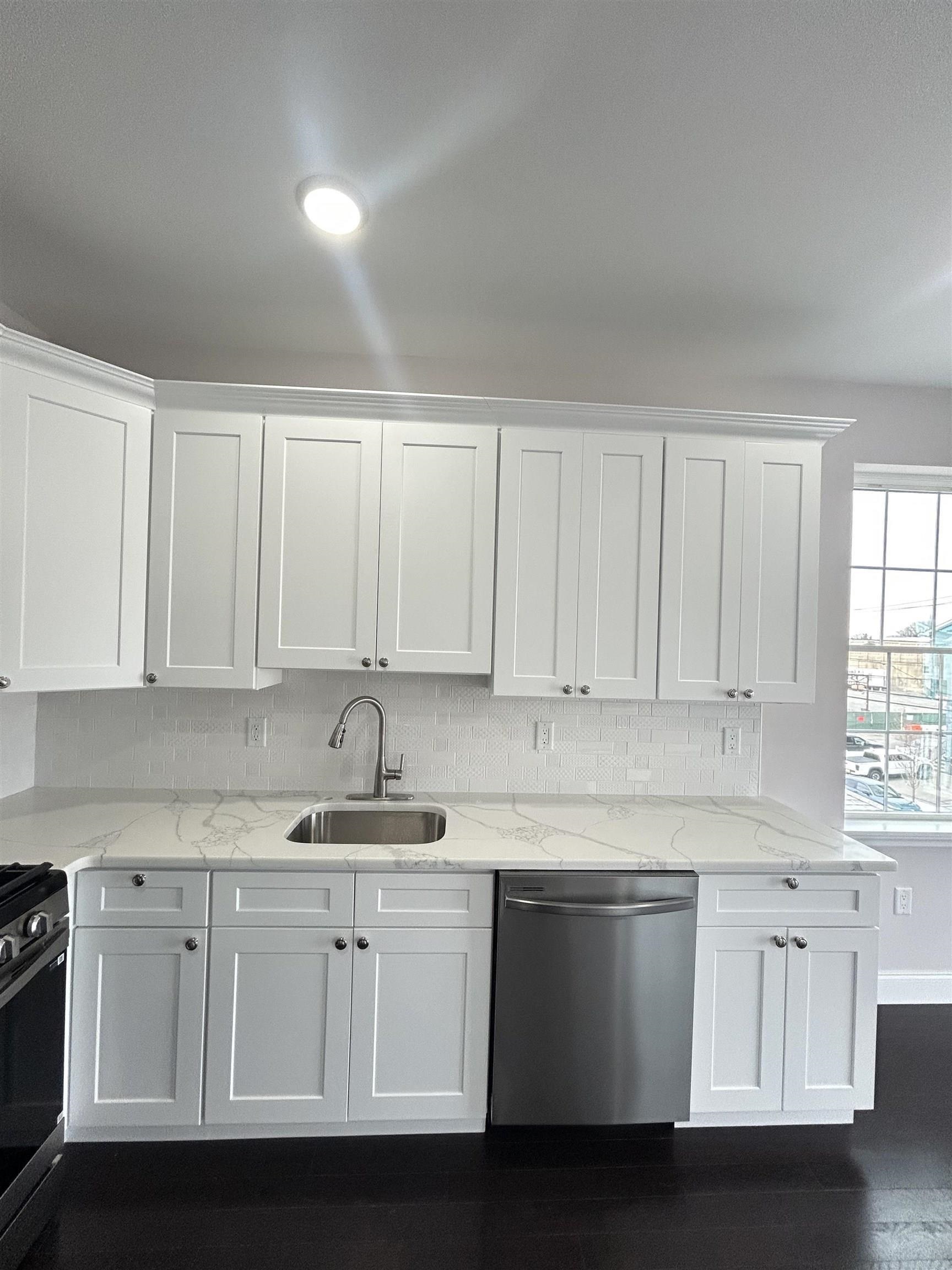 47 COTTAGE ST - Photo 4