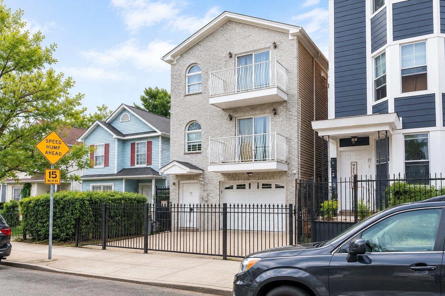 75 GRANT AVE - Photo 2