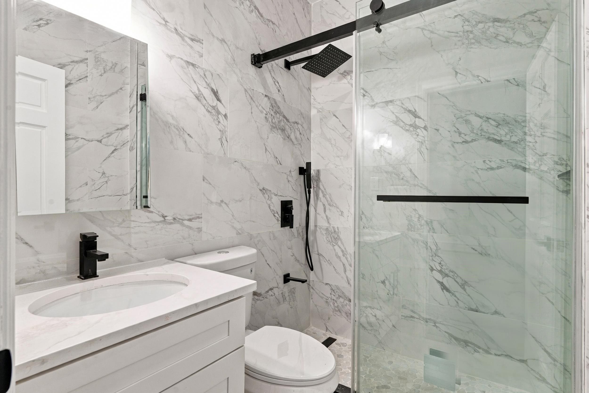 570 WEST SIDE AVE - Photo 2