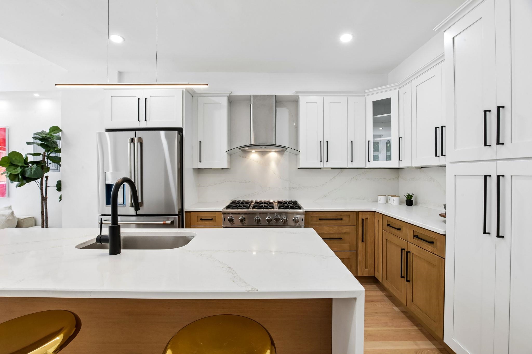 217 WARREN ST - Photo 4