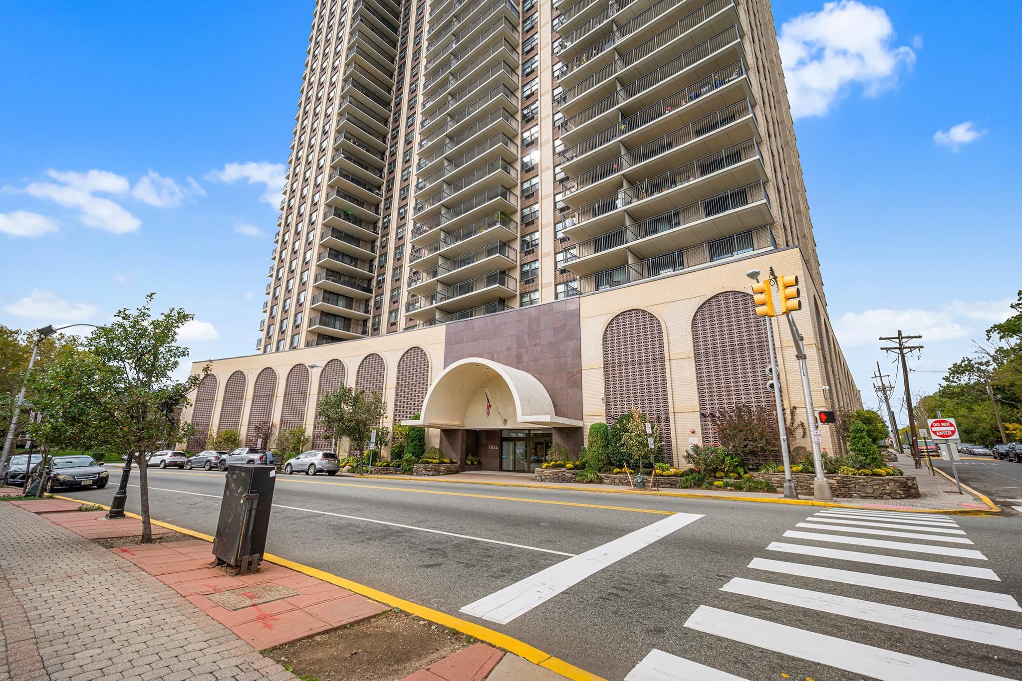7855 BLVD EAST - Photo 2