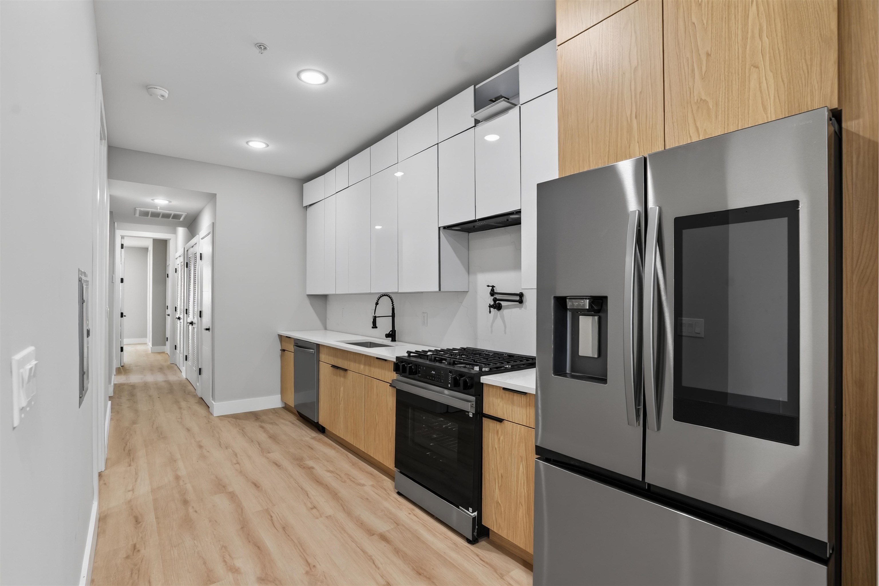 34 THORNE ST - Photo 2