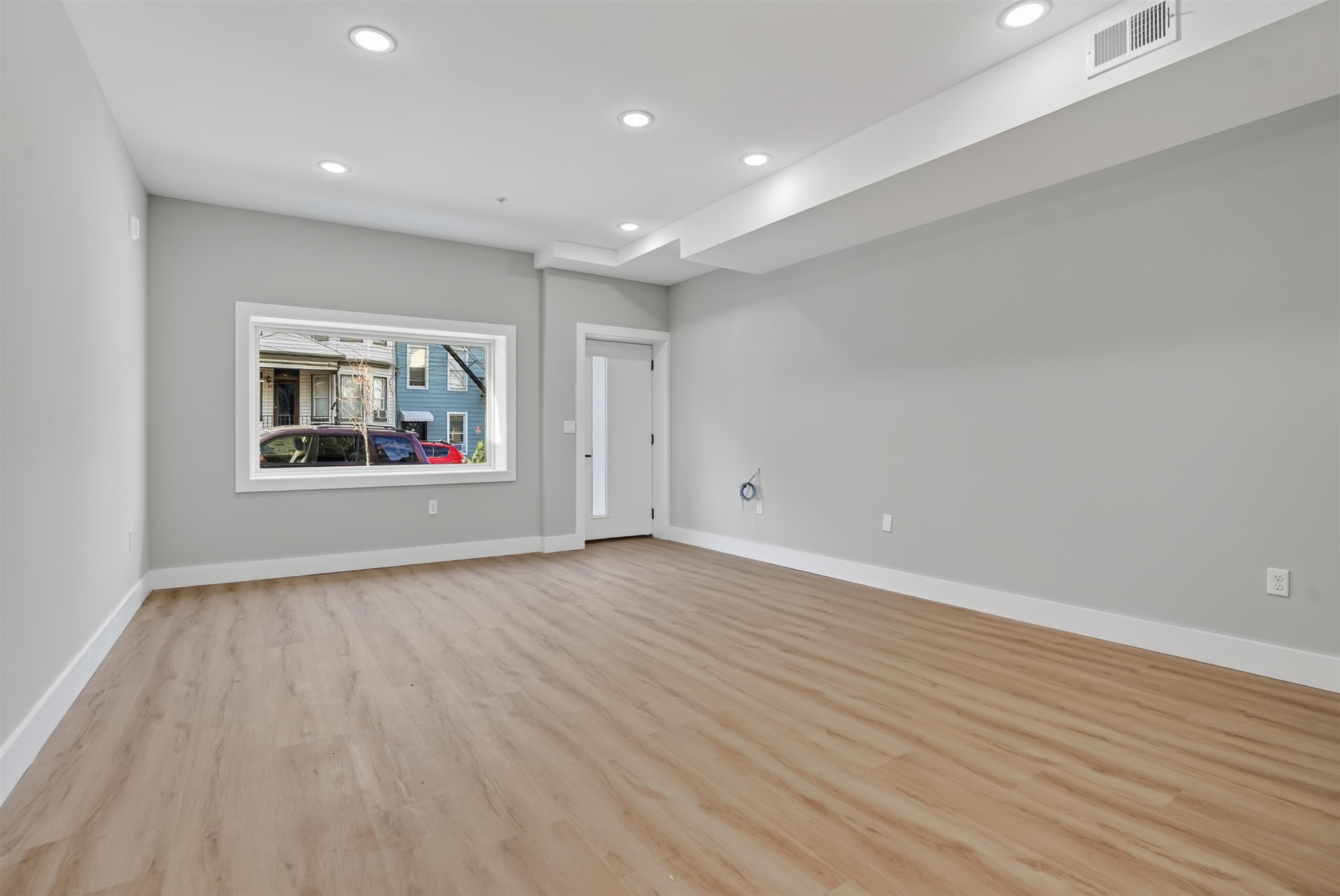 34 THORNE ST - Photo 4