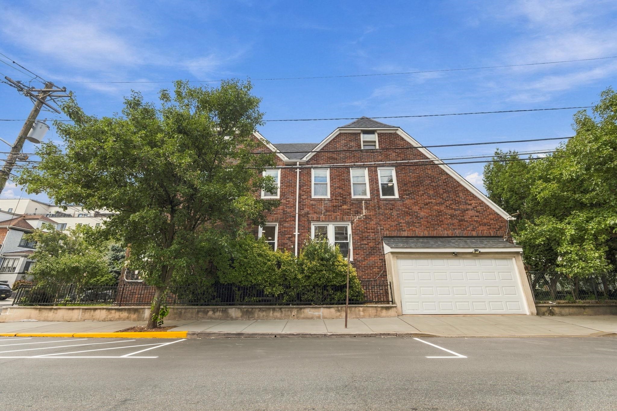 800 85TH ST - Photo 5