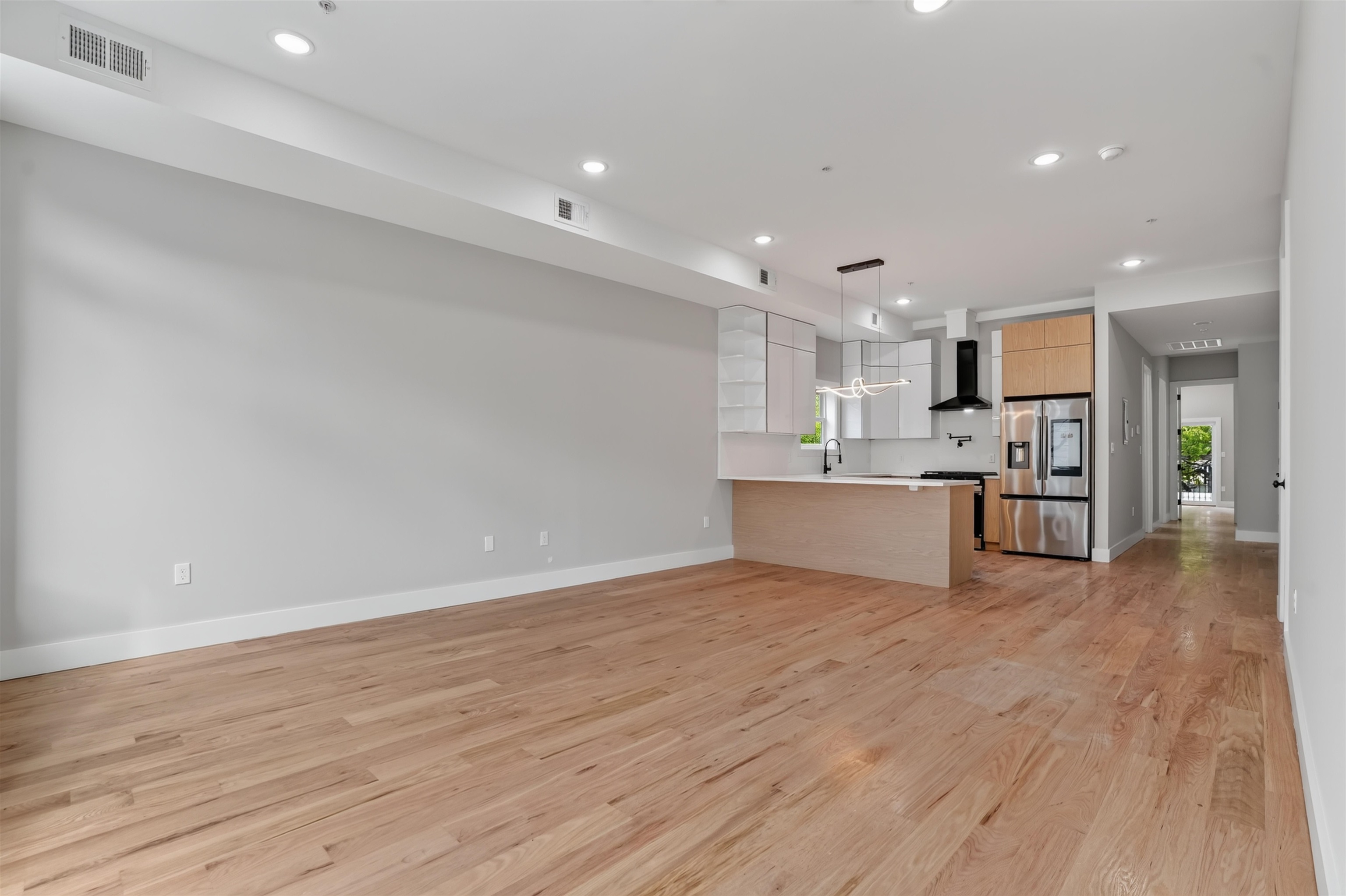 34 THORNE ST - Photo 3