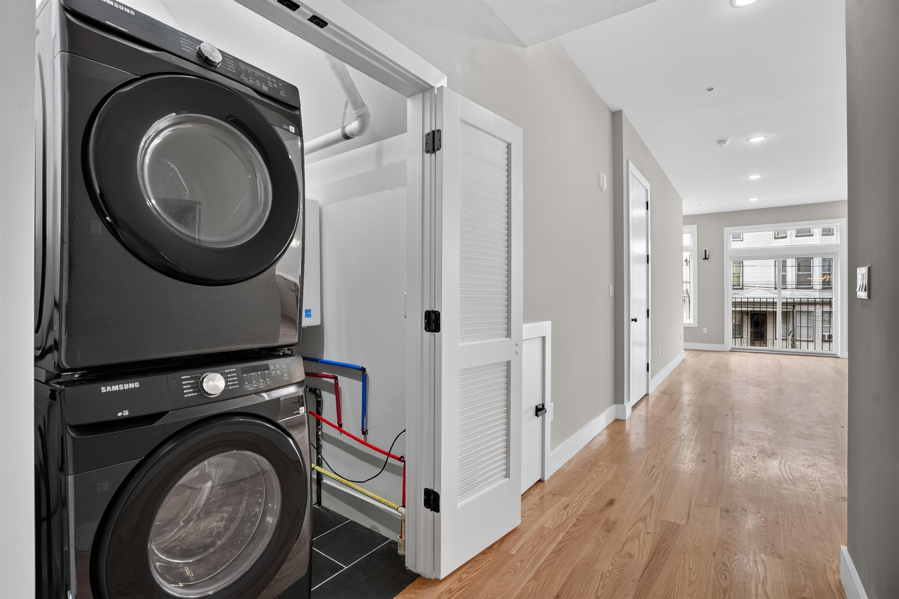 34 THORNE ST - Photo 4