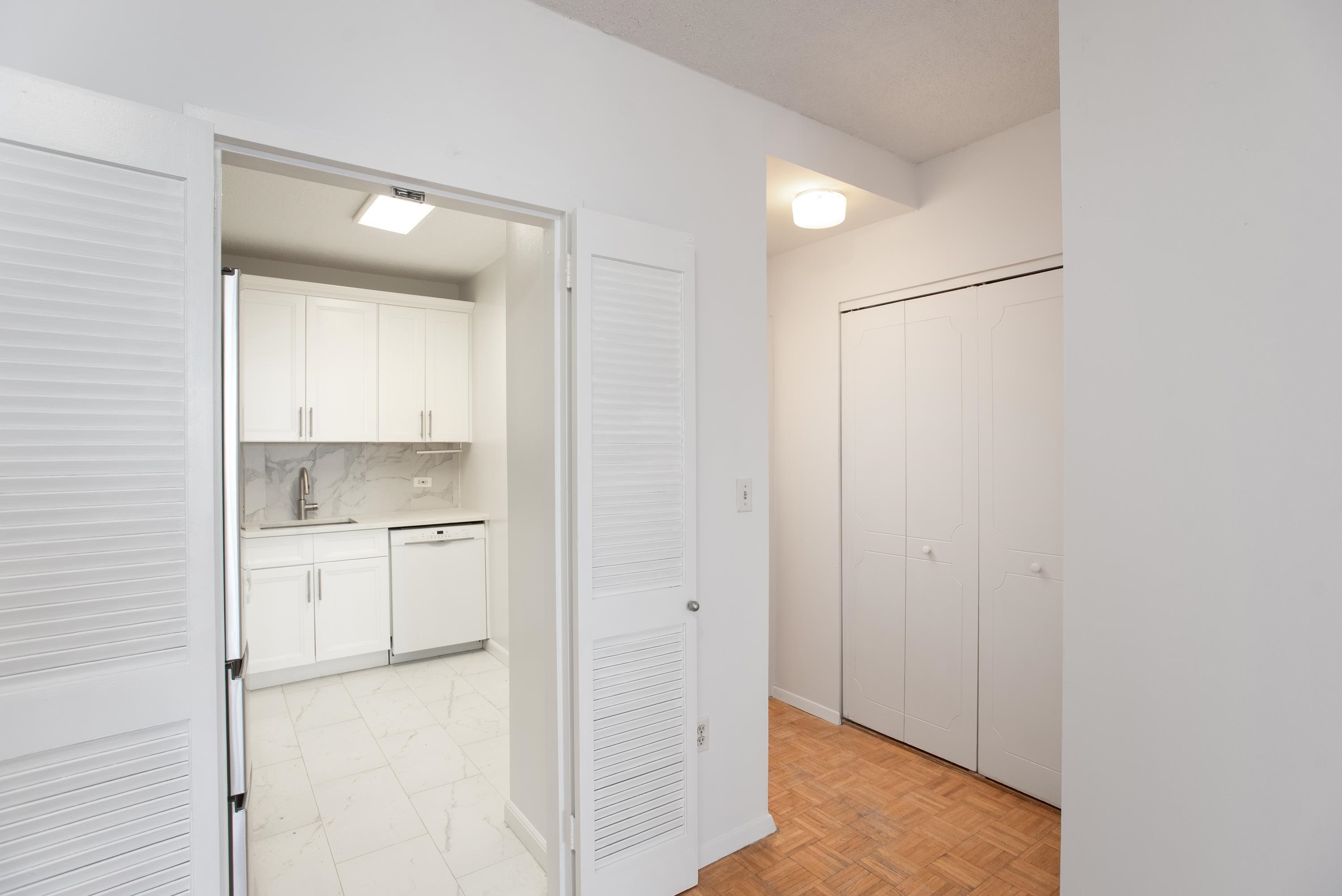 45 RIVER DR SOUTH - Photo 4