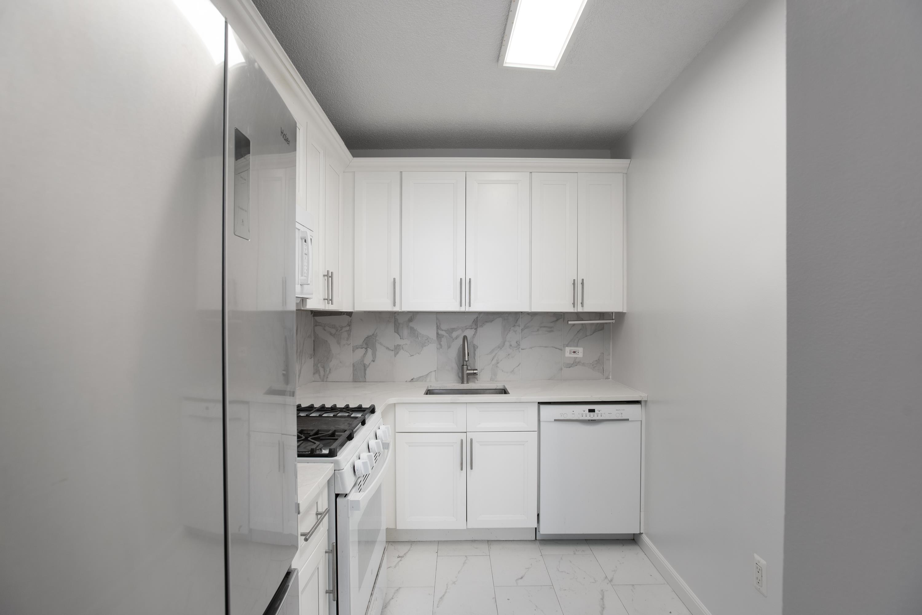 45 RIVER DR SOUTH - Photo 5