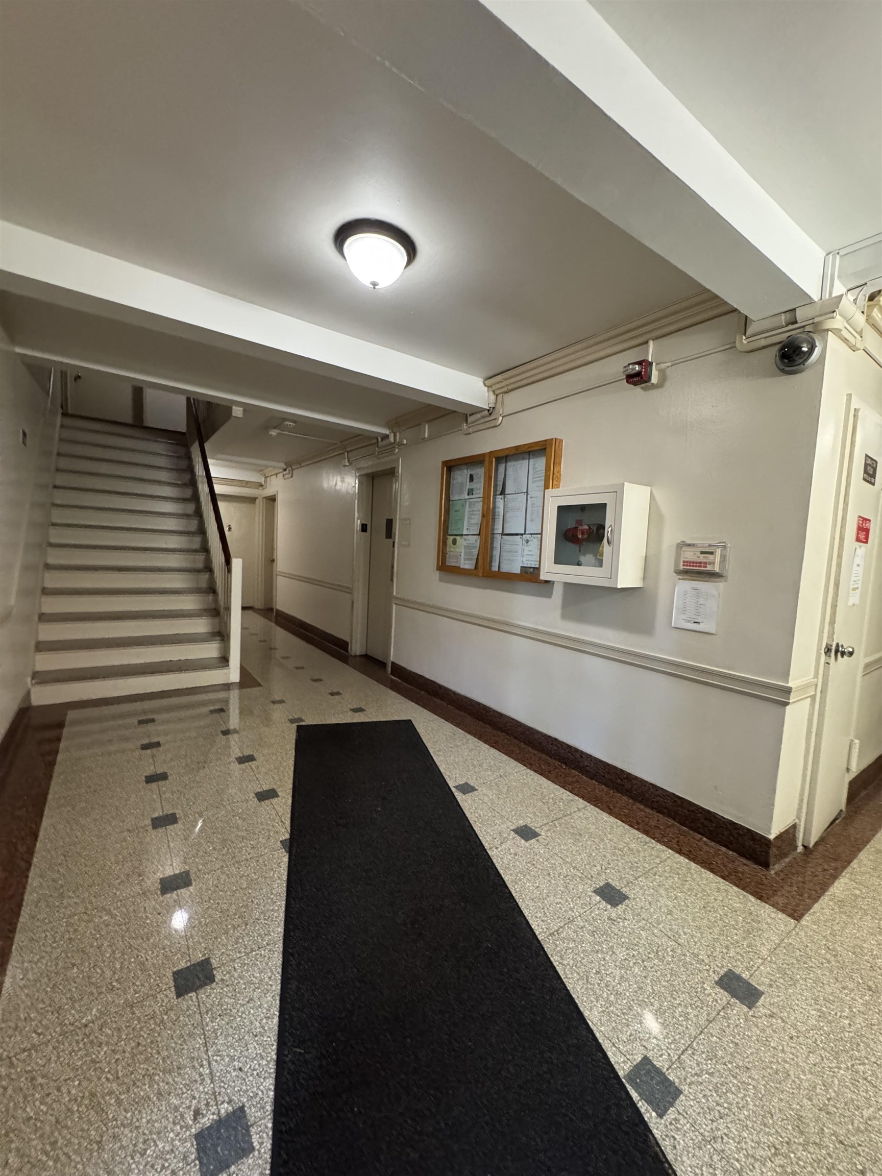 420 PARK PL - Photo 4