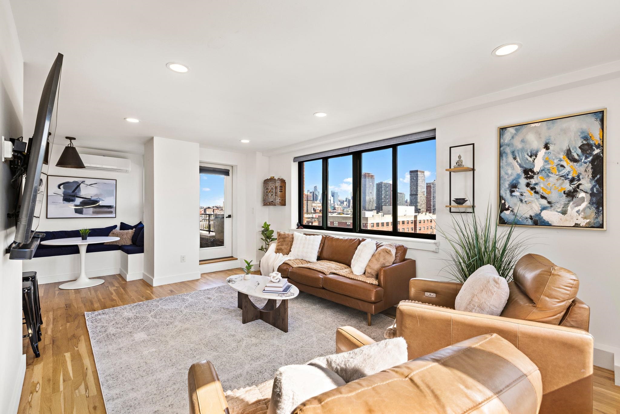 205 10TH ST - Photo 2
