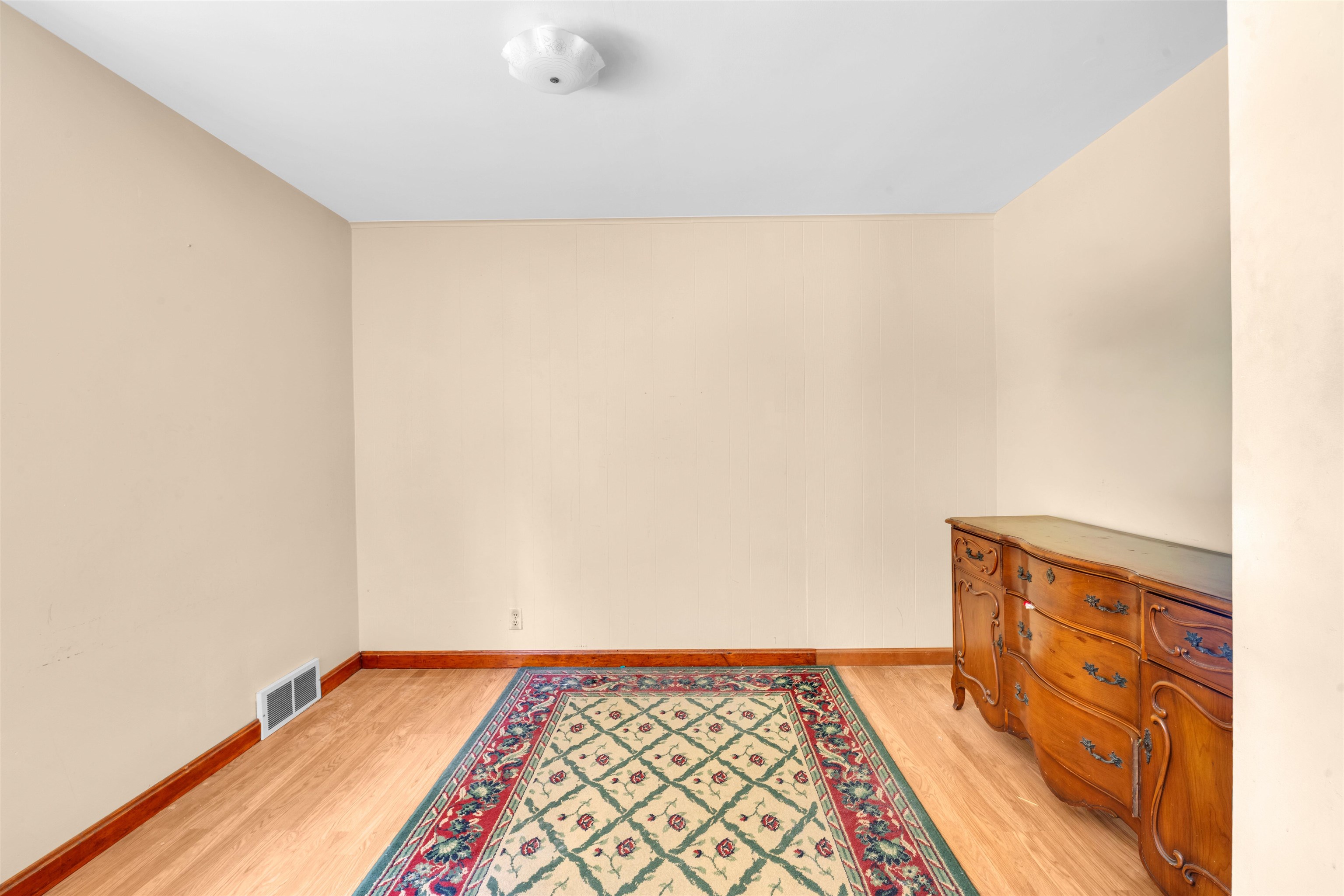 722 7TH ST - Photo 5