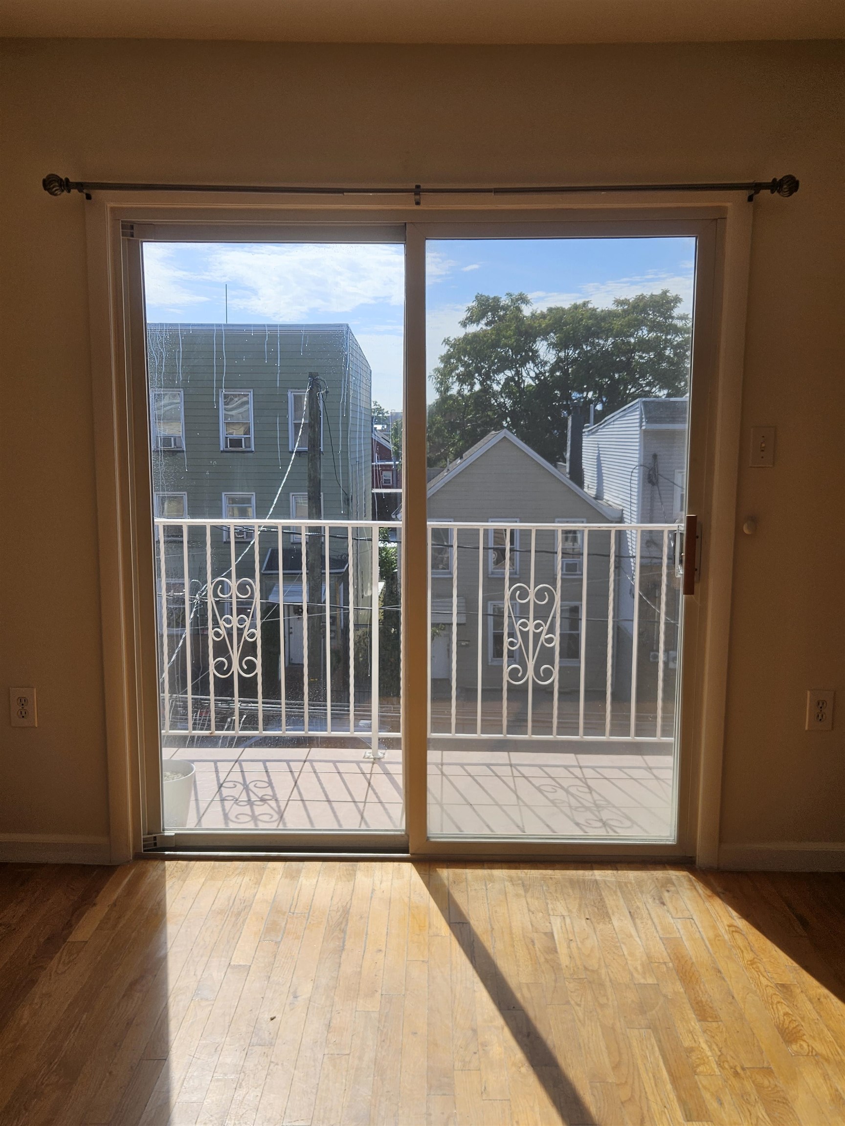 412 12TH ST - Photo 4