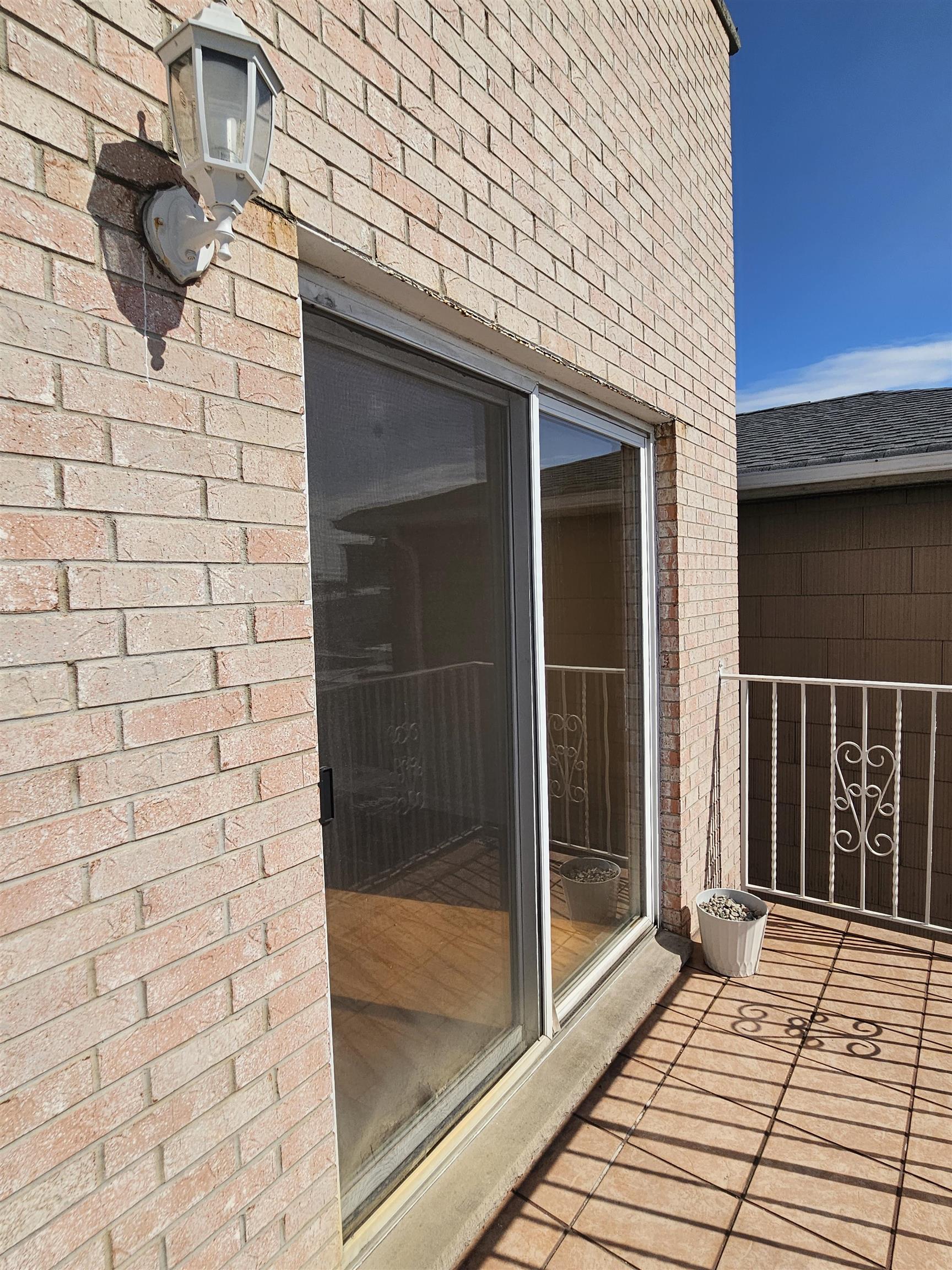 412 12TH ST - Photo 5