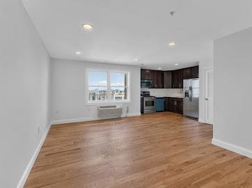 315 7TH ST - Photo 2
