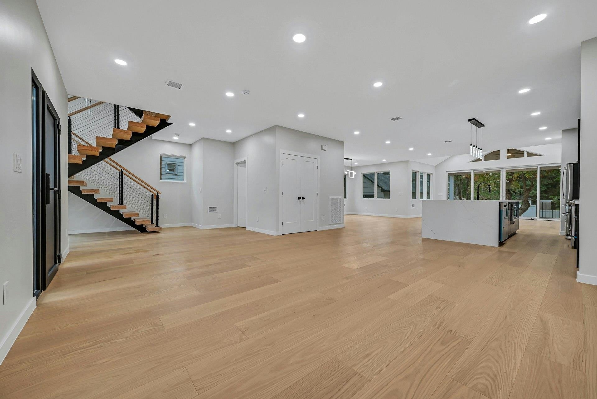 188 WASHINGTON AVE - Photo 2