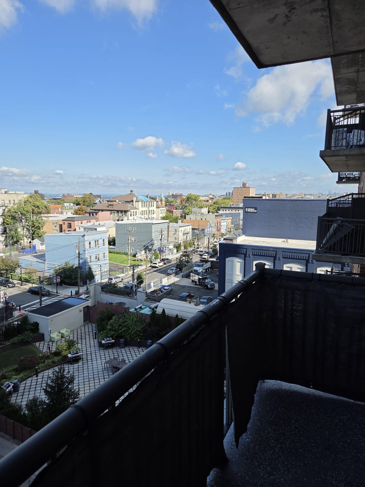 3312 HUDSON AVE - Photo 3
