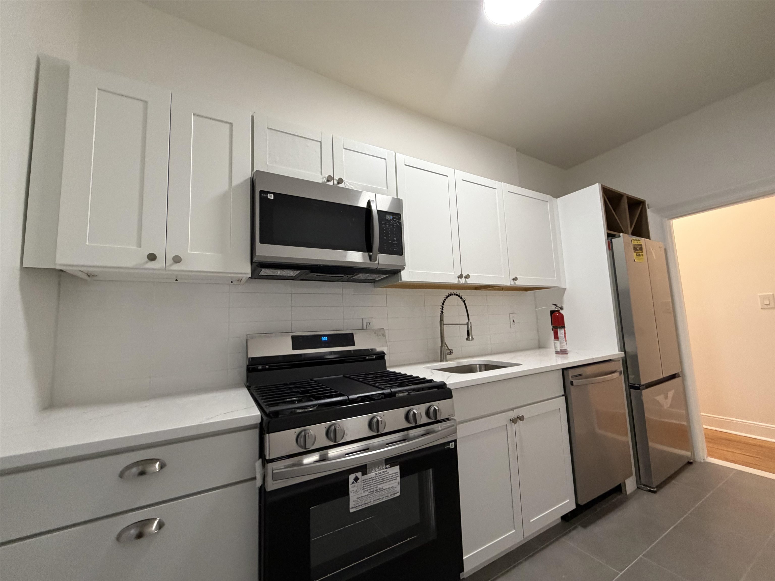 194 KENSINGTON AVE - Photo 4