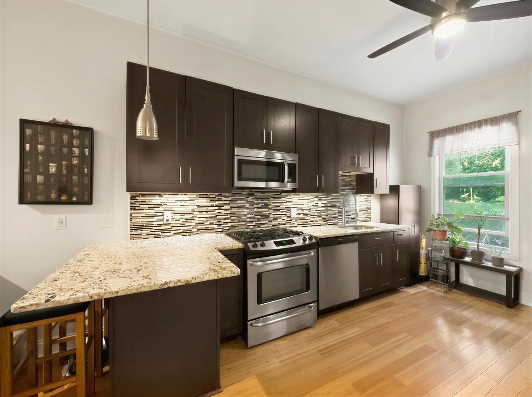 125 SHERMAN AVE - Photo 2