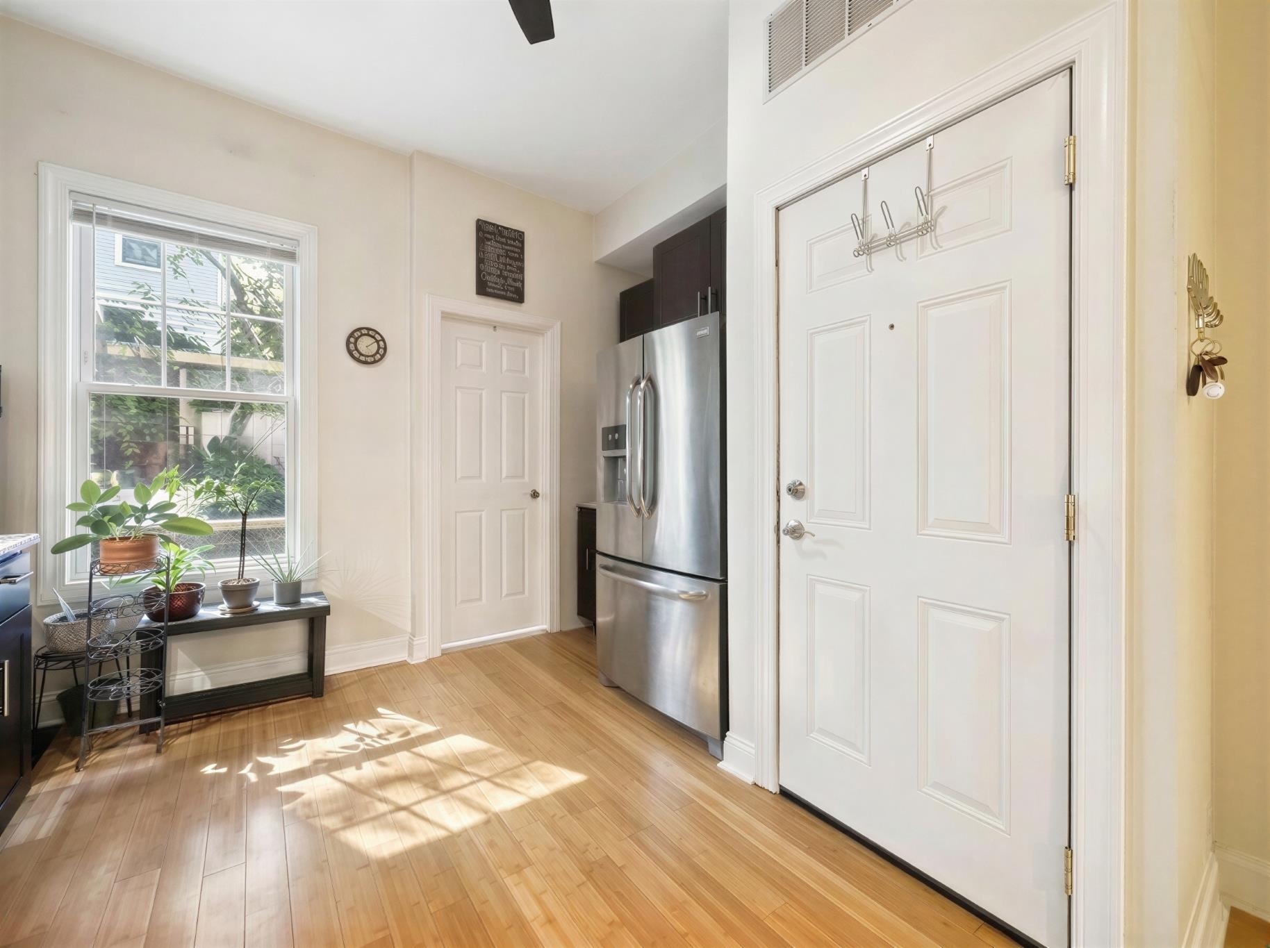 125 SHERMAN AVE - Photo 5